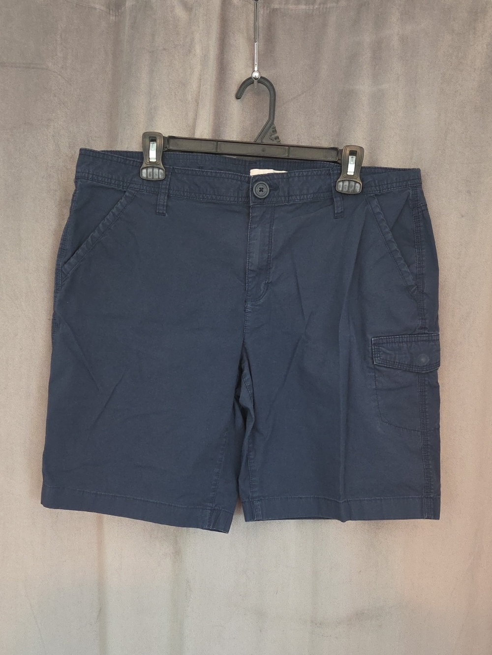 DKNY Size 16 Navy Blue Women's Cargo Shorts
